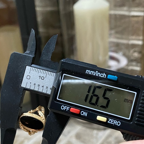 SOLID 14KT Gold Onyx Signet Ring - Picture 12 of 14